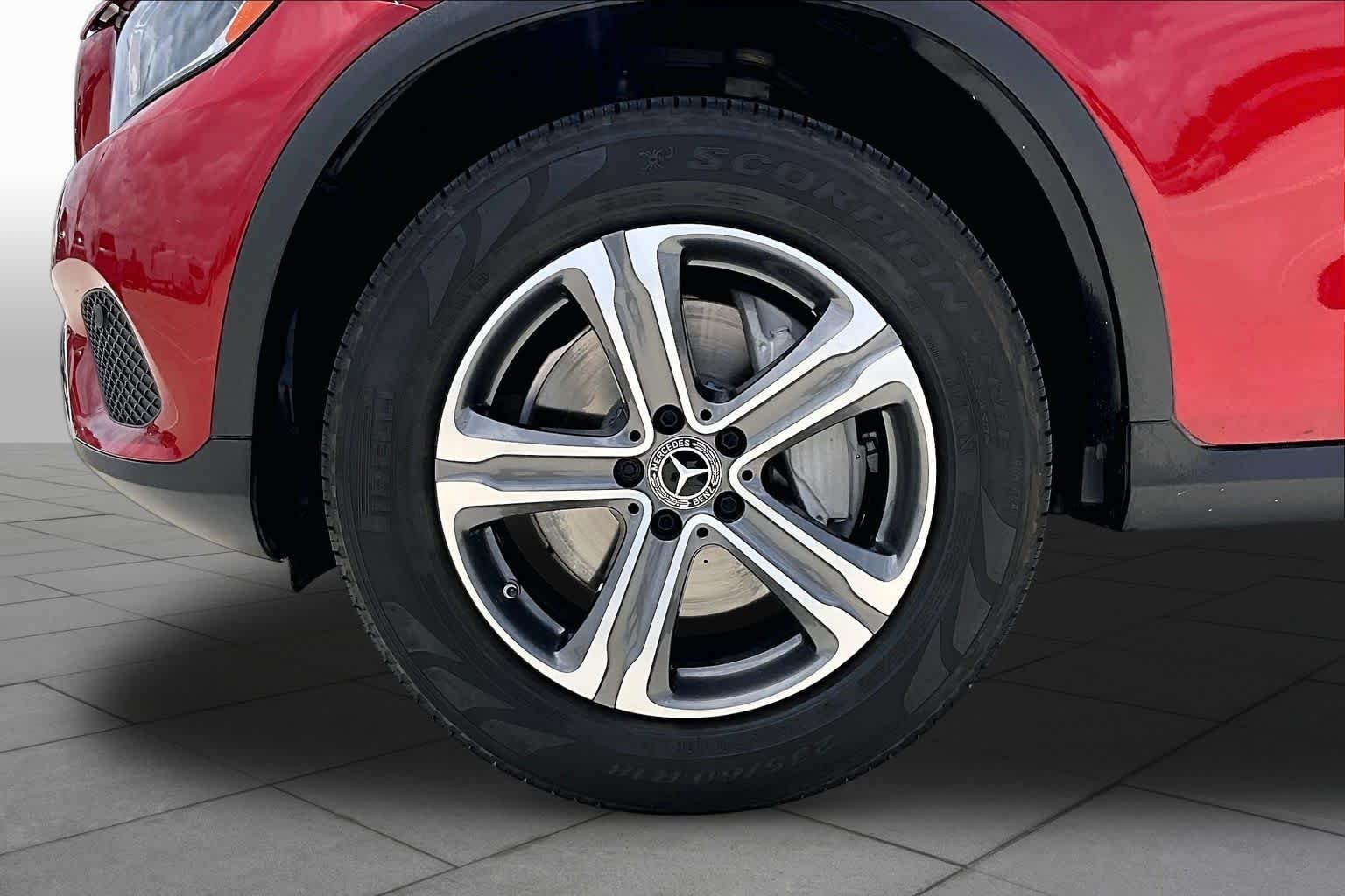 Used 2019 designo Cardinal Red Metallic Mercedes-Benz GLC 300 image 11