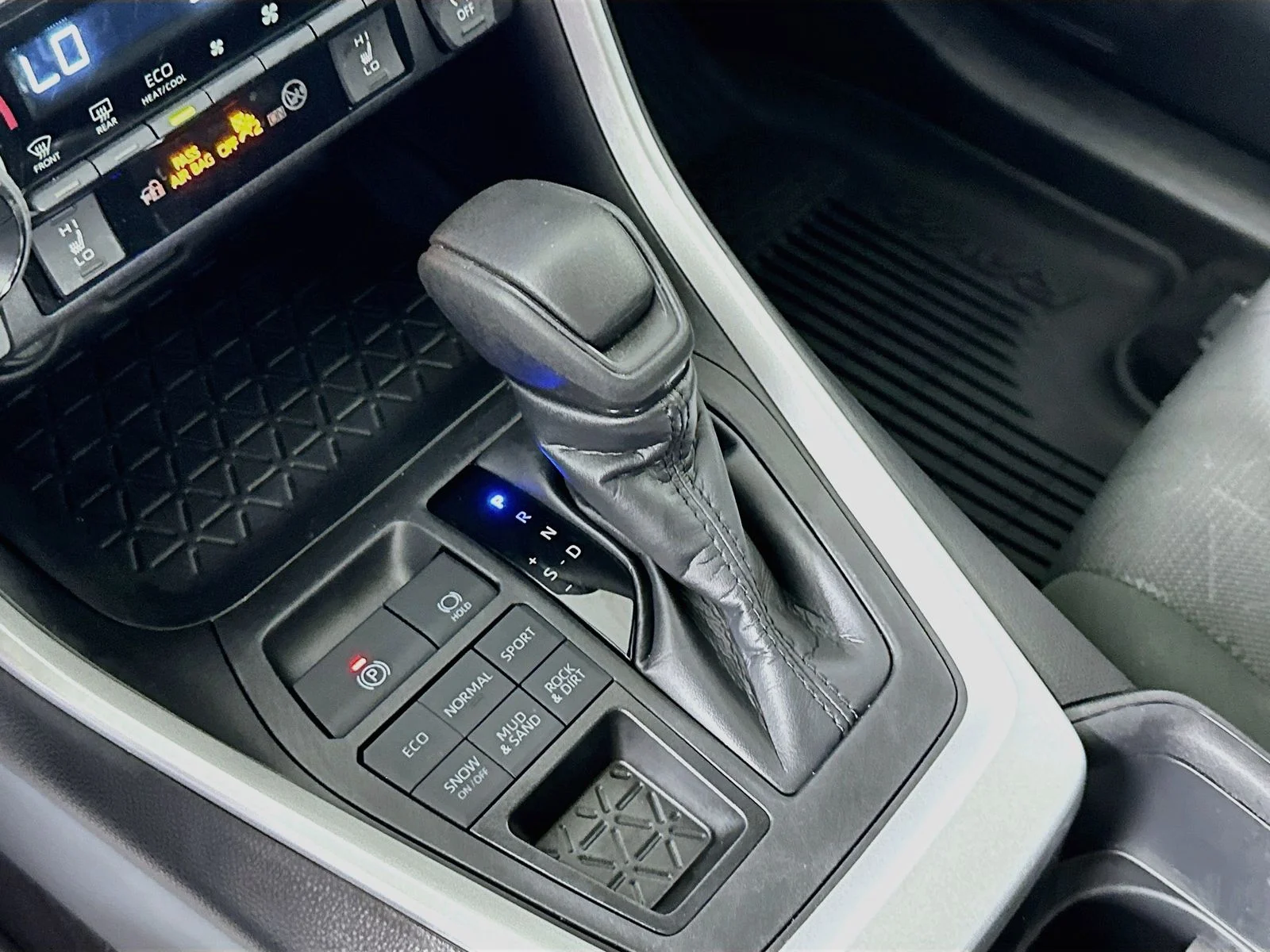 Used 2024 Silver Sky Metallic Toyota XLE image 17