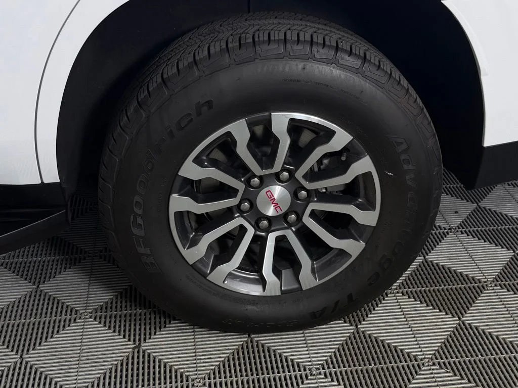 2023 GMC Yukon AT4 - Photo 13