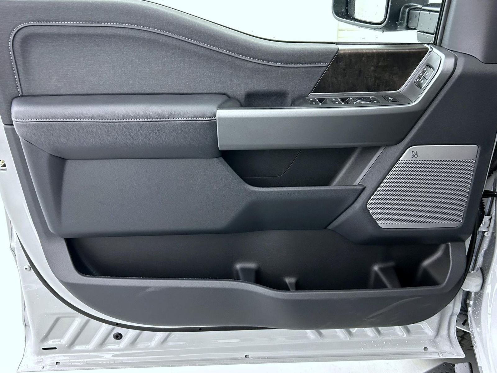 New 2026 Avalanche Ford Lariat image 9