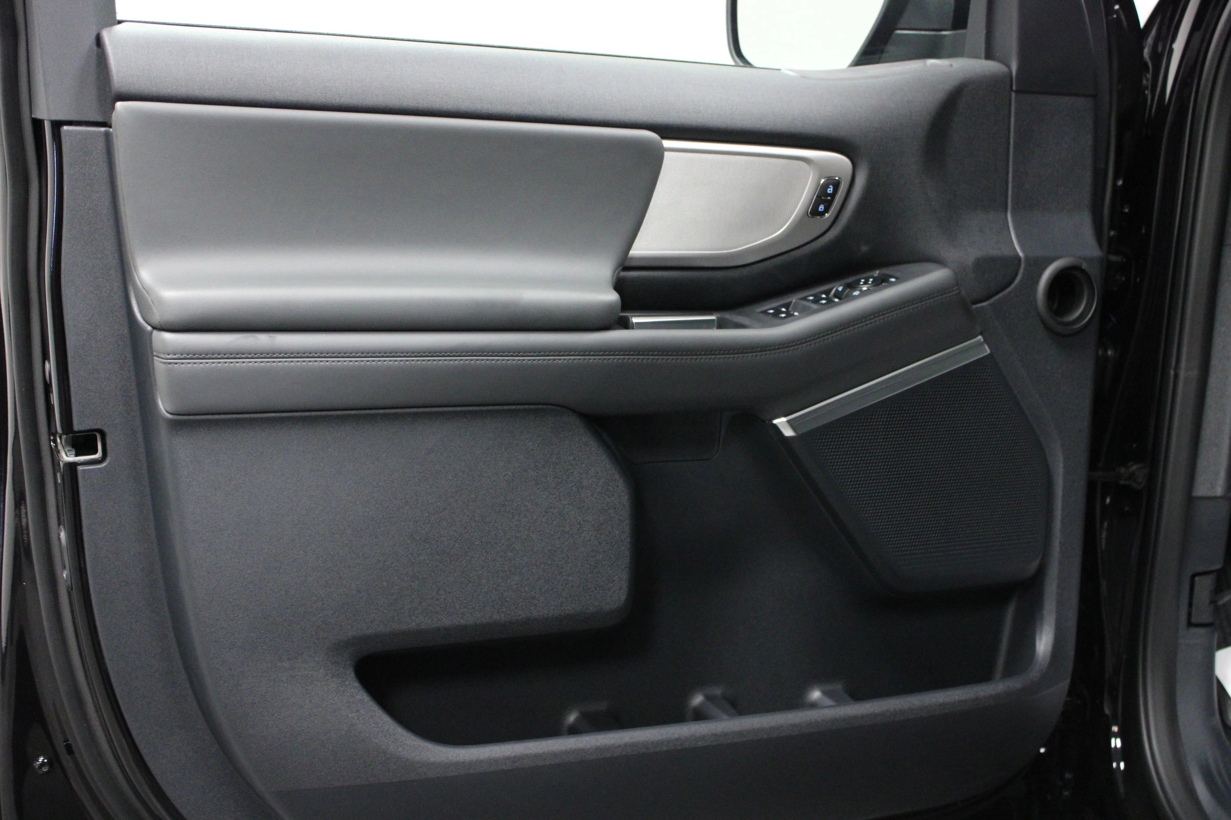 New 2026 Agate Black Metallic Ford Active image 11