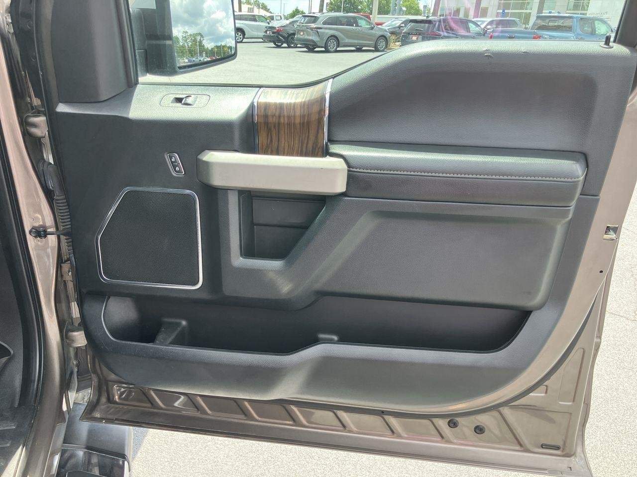 Used 2019 Gray (Stone Gray) Ford Lariat SuperCrew 4WD image 33