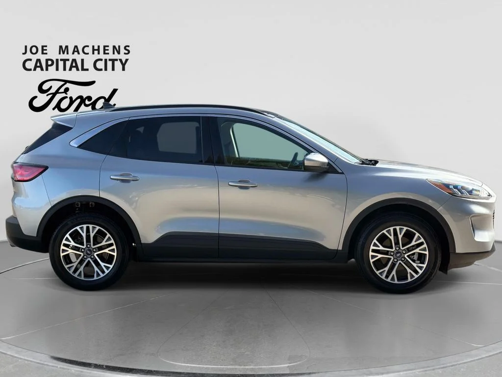 Used 2022 Iconic Silver Metallic Ford SEL image 3