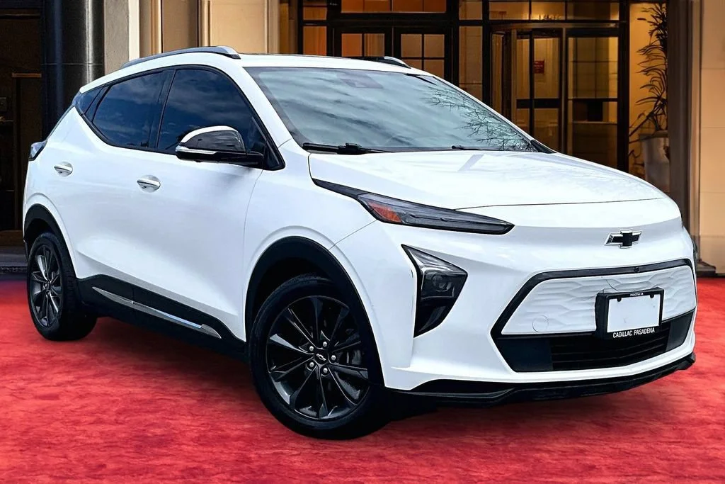 Used 2022 Chevrolet Bolt EUV Premier with VIN 1G1FZ6S02N4129950 for sale in Pasadena, CA