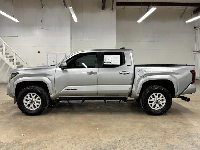 Used 2025 Silver Toyota SR5 image 4