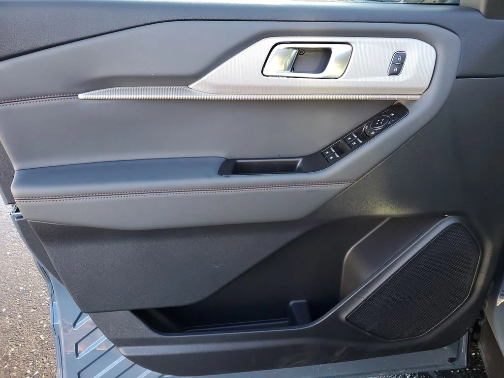 Used 2026 Vapor Blue Metallic Ford Active image 19