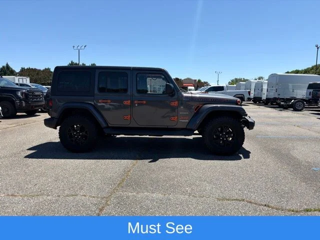 Used 2018 Gray Jeep Unlimited Sahara image 2