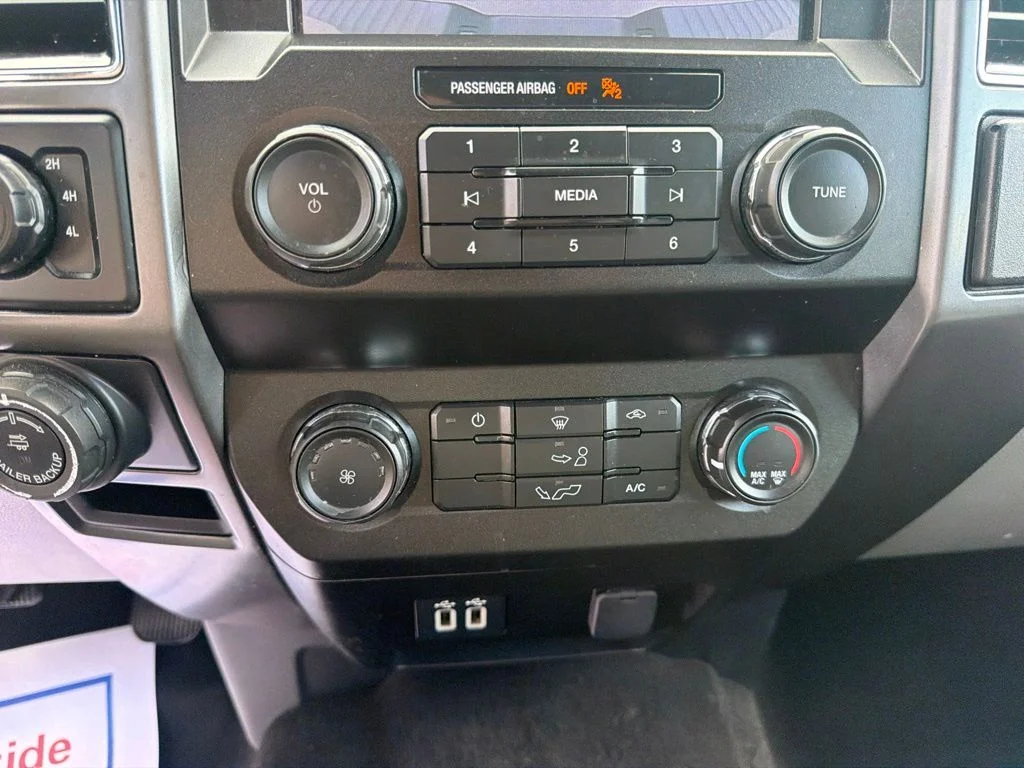 Certified Used 2019 Blue Jeans Metallic Ford XLT image 33