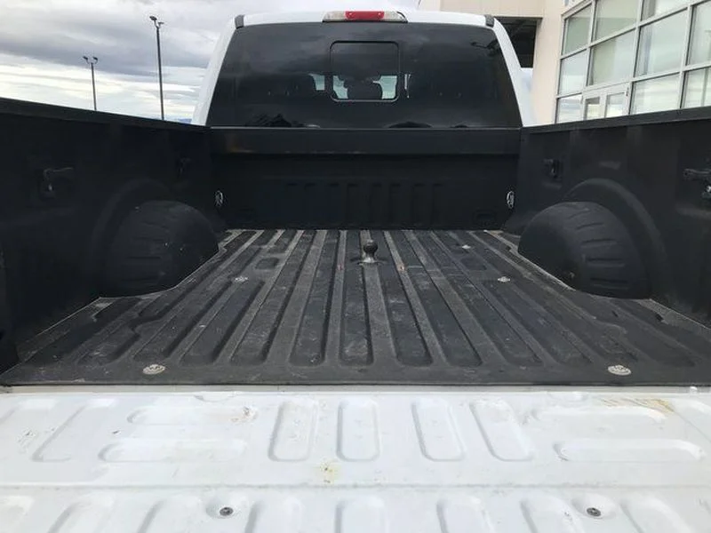 Used 2017 Oxford White Ford Lariat image 25