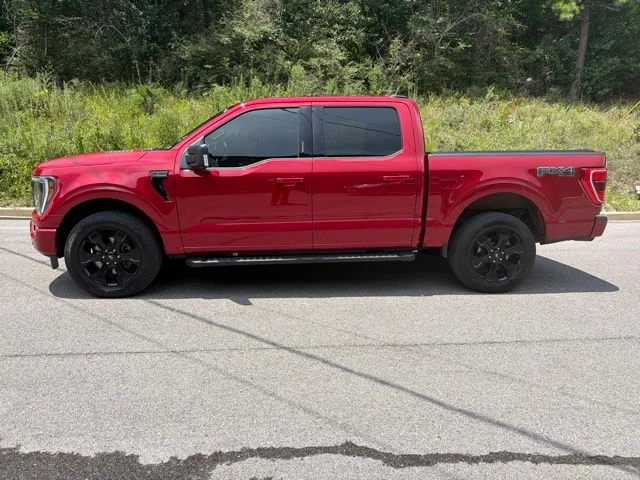 Certified Used 2022 Rapid Red Metallic Tinted Clearcoat Ford XLT image 4