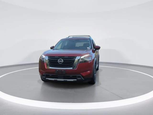 Used 2023 Red Nissan Platinum image 3