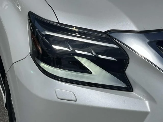 Used 2021 White Lexus 460 Luxury image 9
