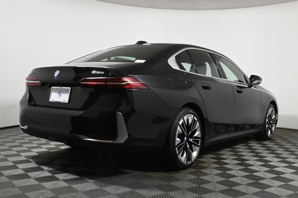 2026 BMW 5 Series 530i - Photo 7