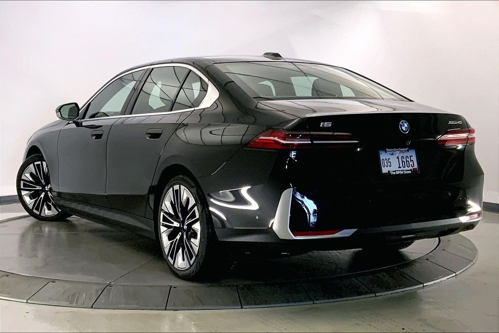 New 2026 Black Sapphire Metallic BMW xDrive40 image 2