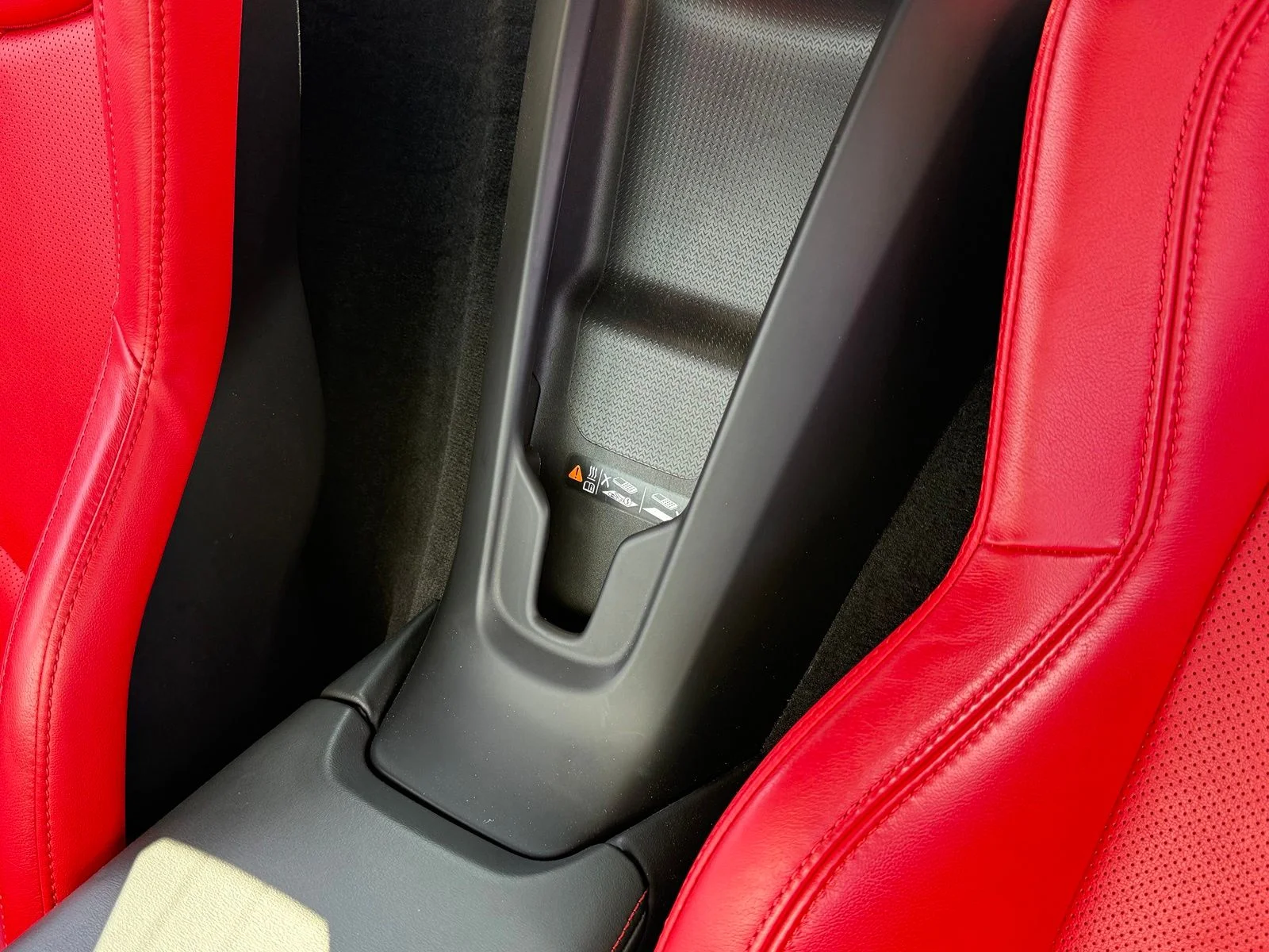 Used 2023 White Chevrolet Stingray image 26