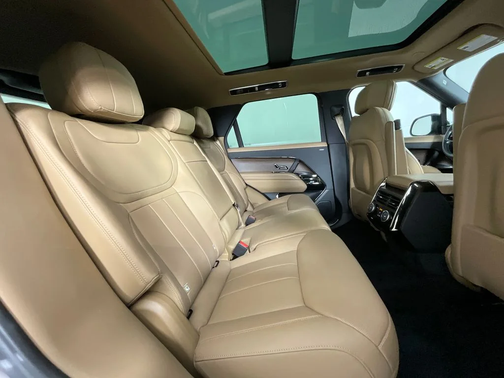 Used 2024 Brown Land Rover SE image 23