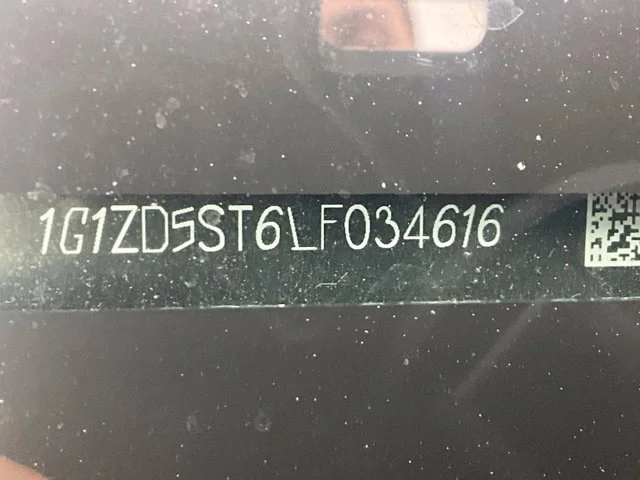 Used 2020 Gray Chevrolet LT image 27