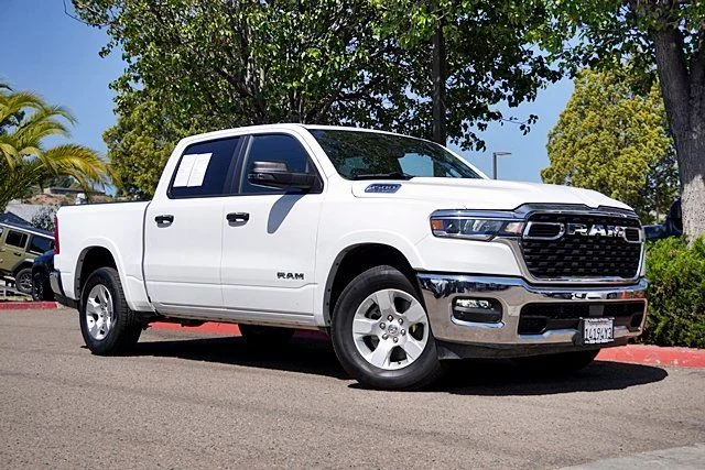 2025 RAM 1500 Big Horn/Lone Star 4x4 Crew Cab 5'7's photo