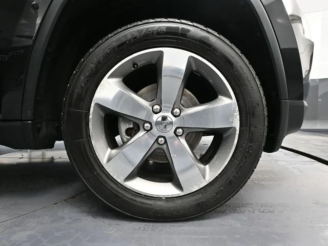 Used 2014 Black Jeep Limited image 16