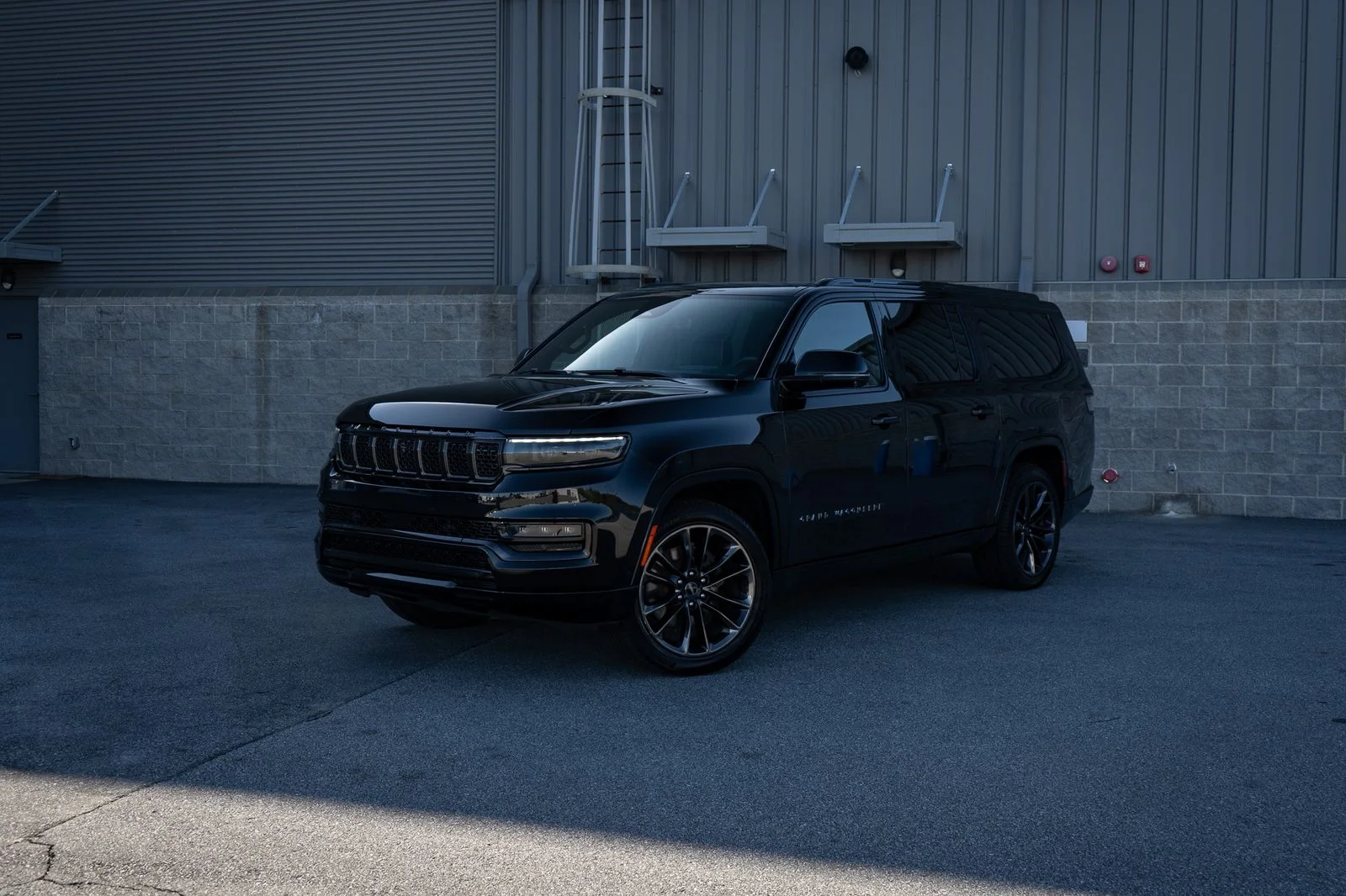 Used 2024 Diamond Black Jeep Series II image 4