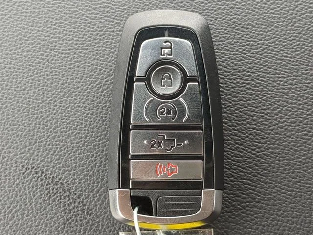 New 2026 Carbonized Gray Metallic Ford Tremor® image 29