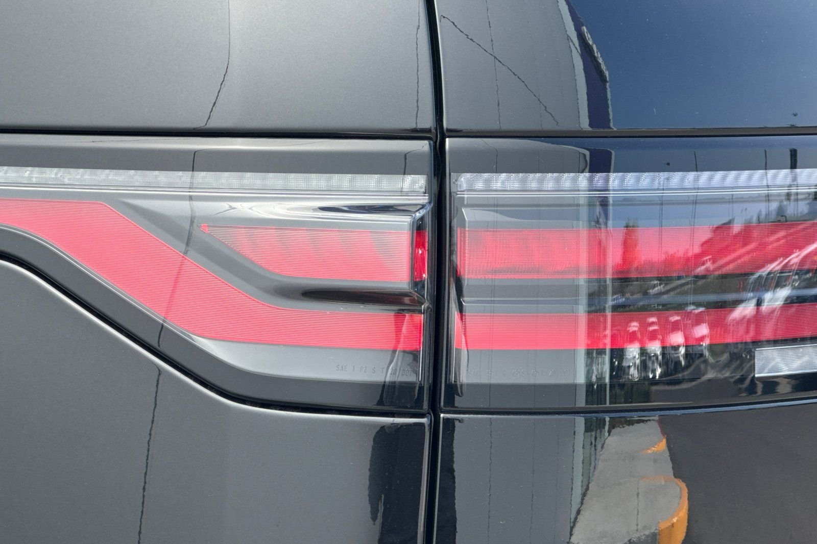 2026 Land Rover Discovery Dynamic SE - Photo 34