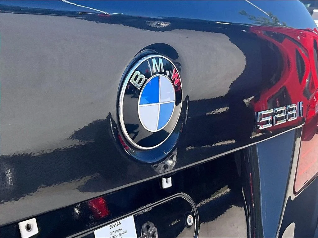 Used 2016 Gray BMW 528i xDrive image 8