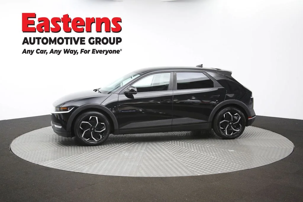 Used 2024 Black Hyundai SEL image 57