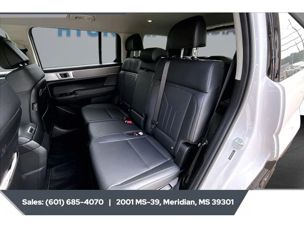 Used 2025 SERENITY WHITE Hyundai SEL image 19