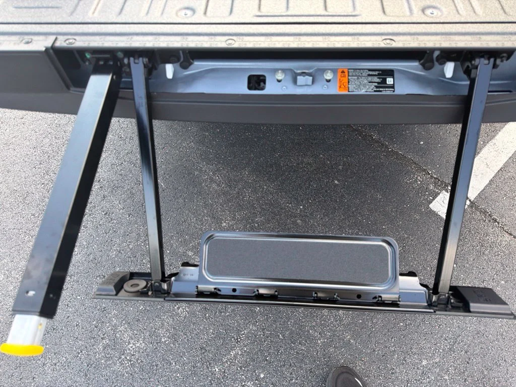 New 2027 Glacier Gray Metallic Tri-Coat Ford F-350® Platinum® image 13