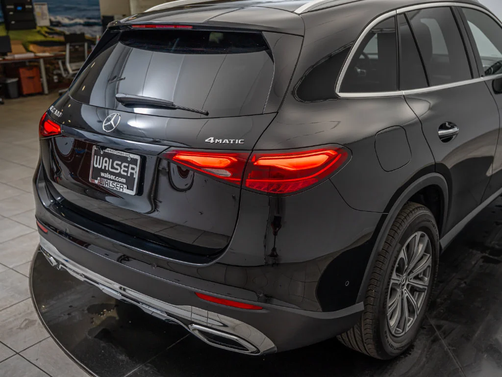 Certified Used 2025 Black Mercedes-Benz GLC 300 image 15