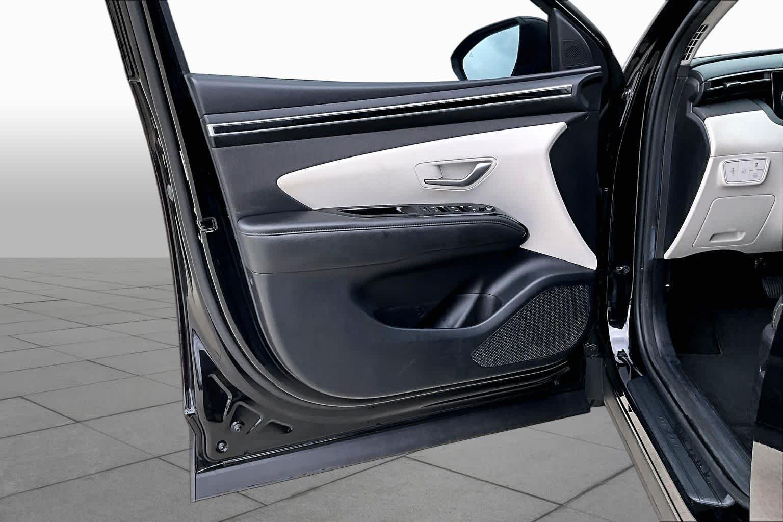 Used 2022 Phantom Black Hyundai SEL Convenience image 20