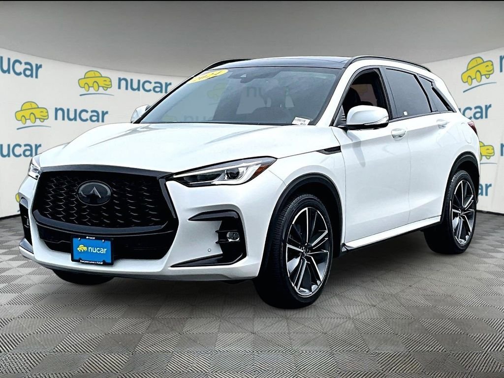 Used 2024 White INFINITI SPORT image 3