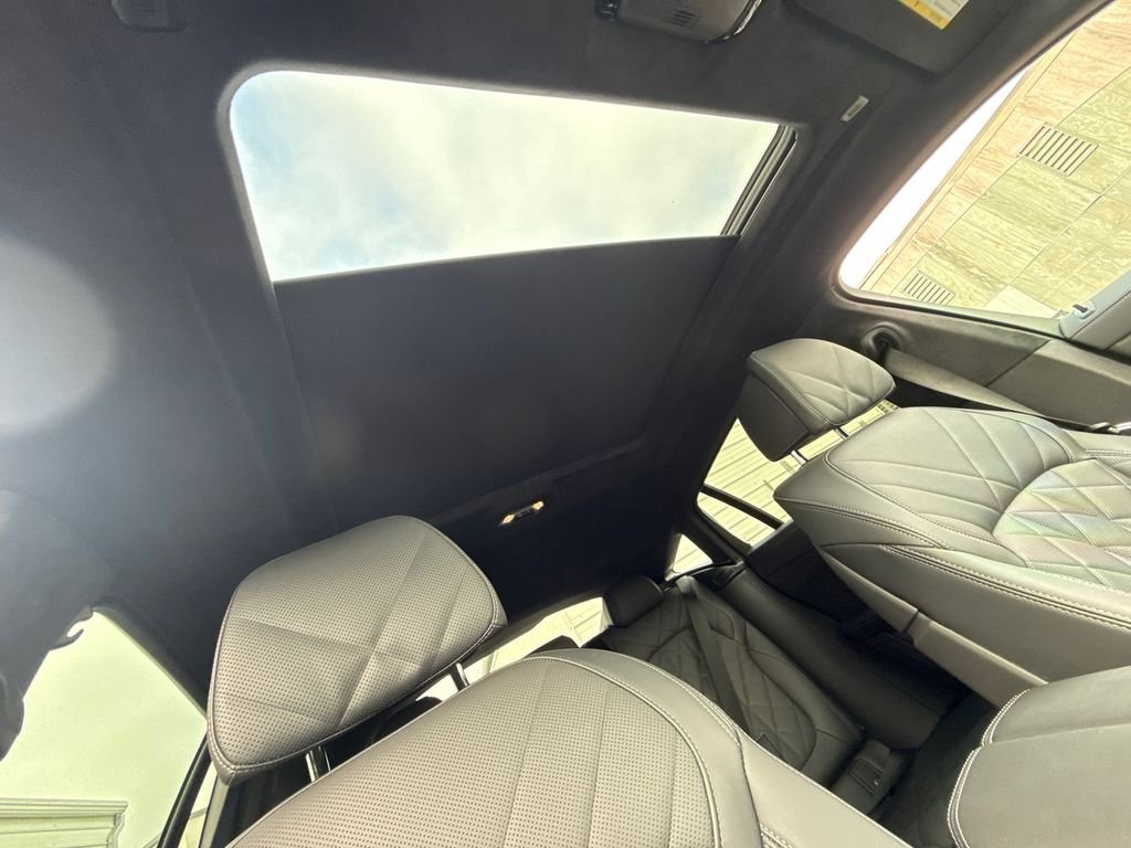 Used 2024 Black BMW xDrive40i image 15