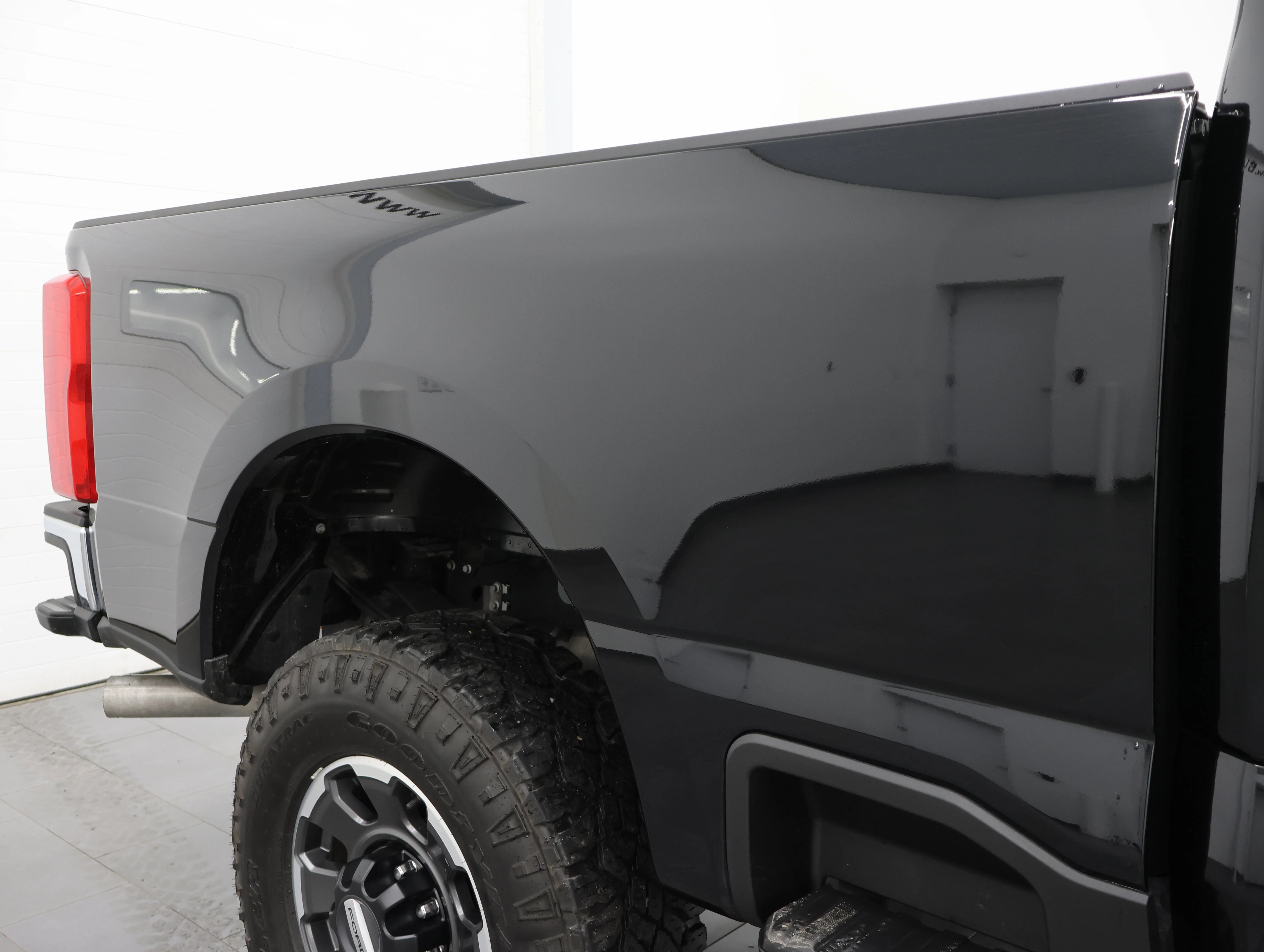 Used 2024 Agate Black Metallic Ford XLT image 24