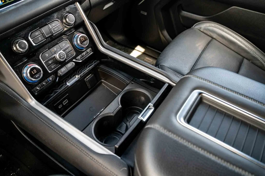 Used 2024 Black GMC Denali image 21