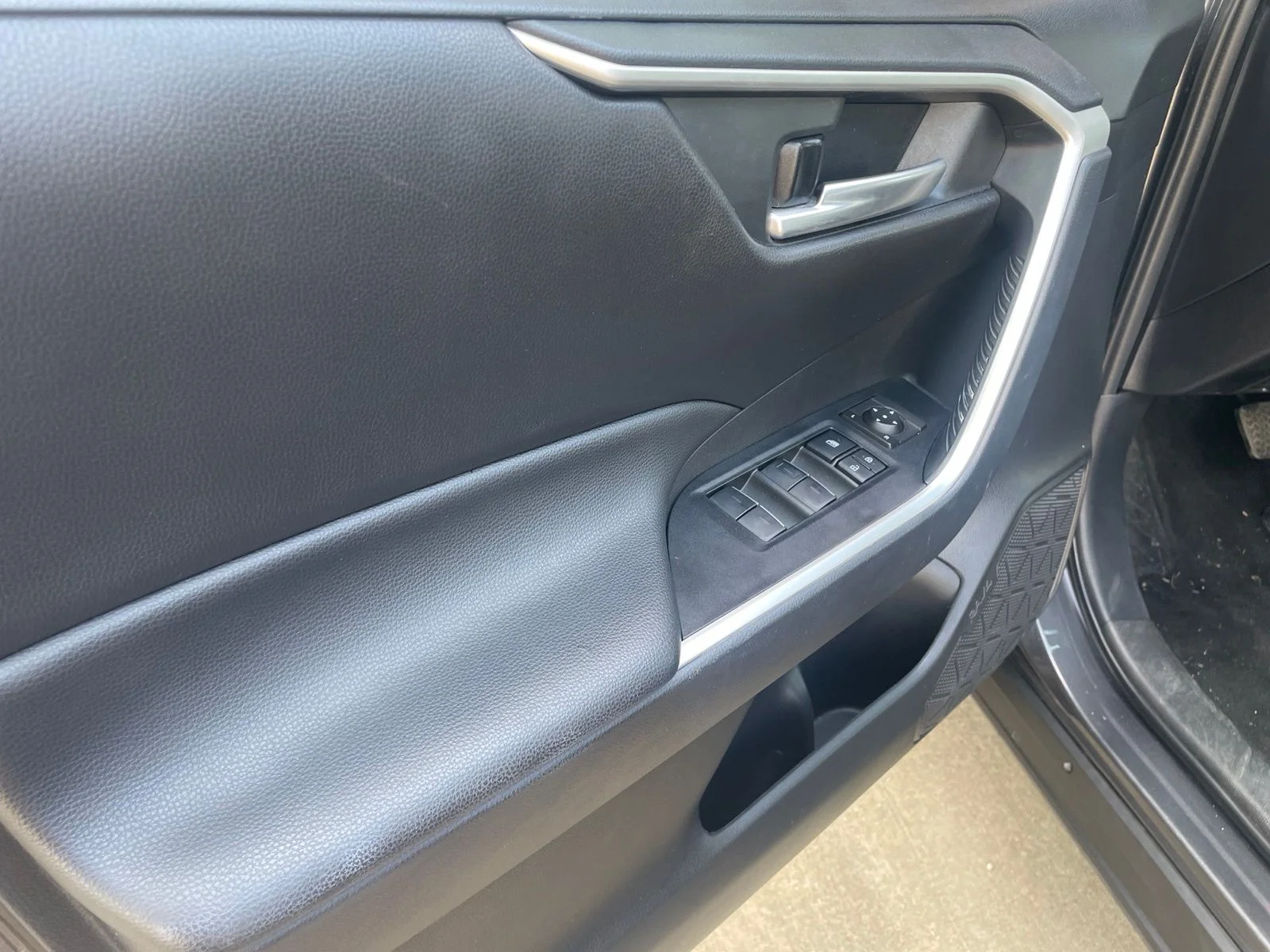 Used 2025 Gray Toyota XLE image 21