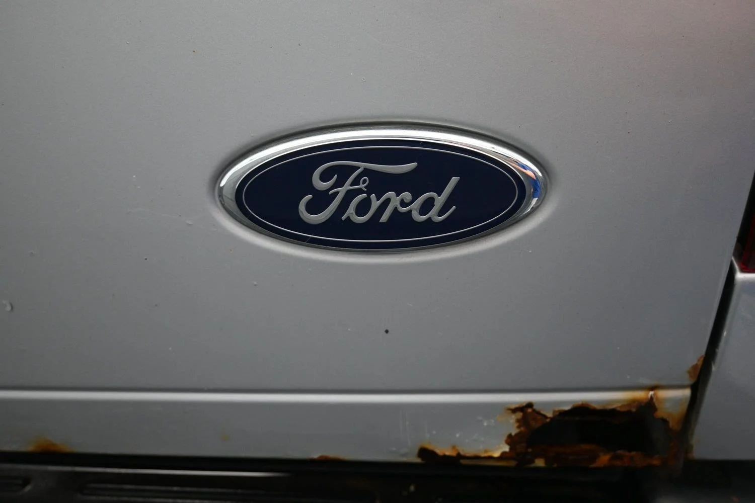 Used 2000  Ford Lariat image 15