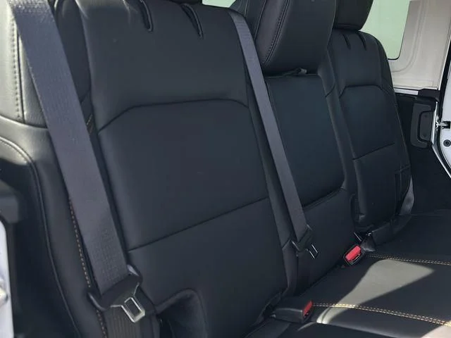 2025 Jeep Wrangler 4-Door Sahara - Photo 44
