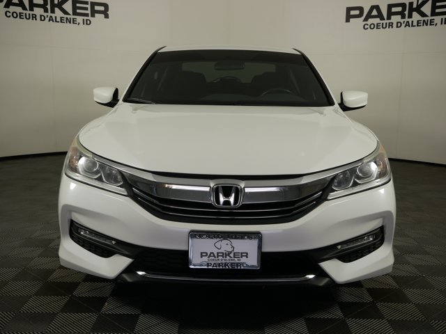 Used 2017 White Orchid Pearl Honda Sport SE image 3