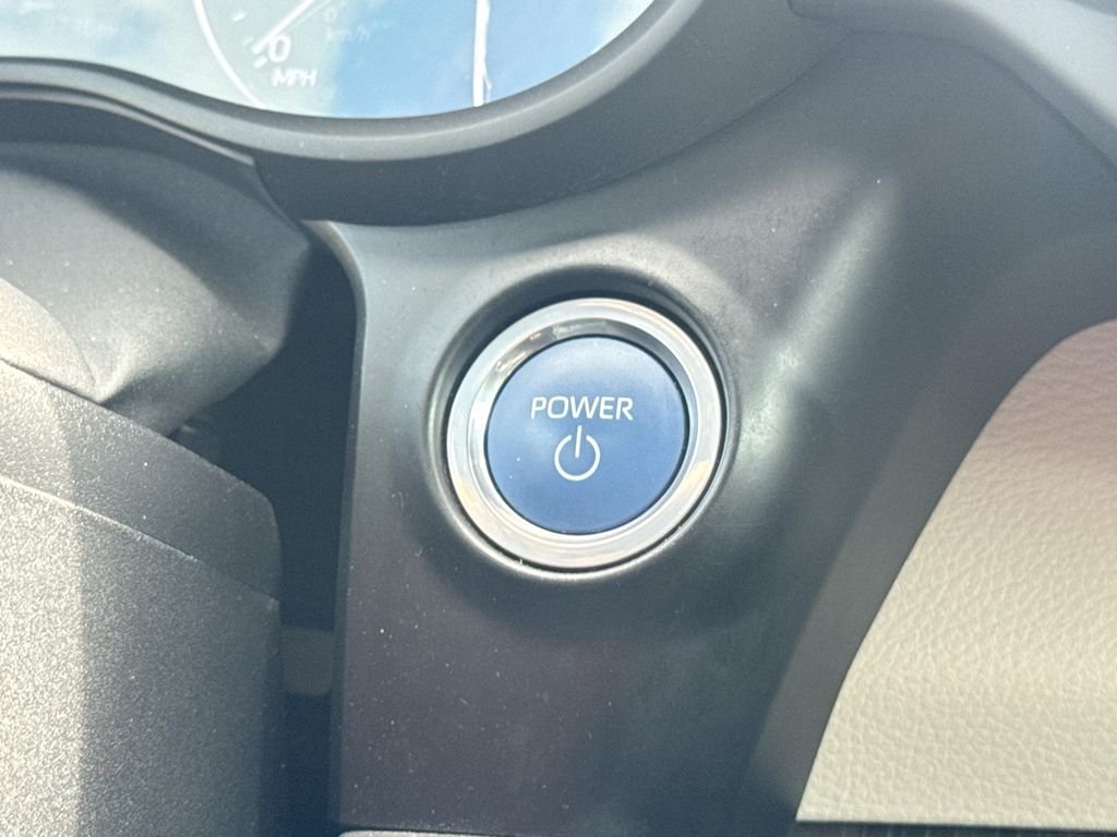 Used 2021 Green Toyota Platinum image 18