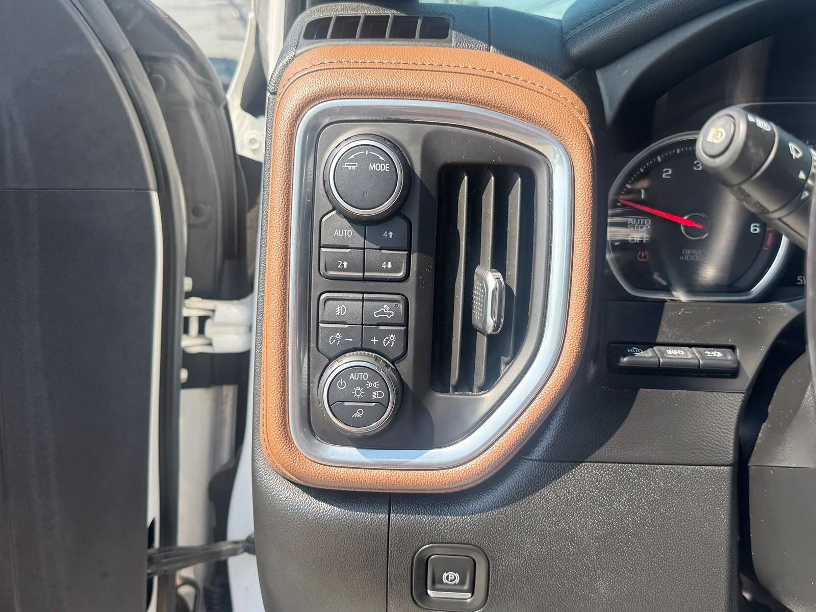 Used 2020 Beige Chevrolet High Country image 19