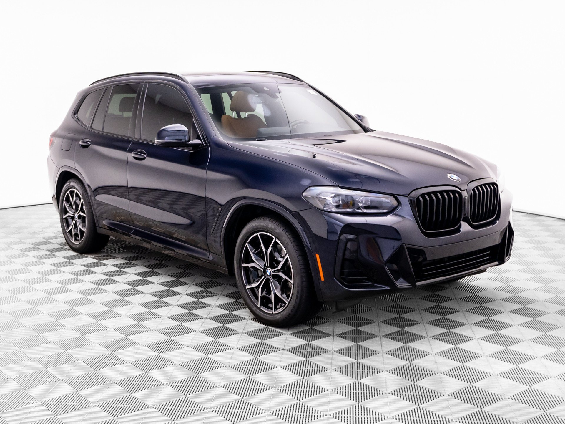 Used 2023 Carbon Black Metallic BMW xDrive30i image 9