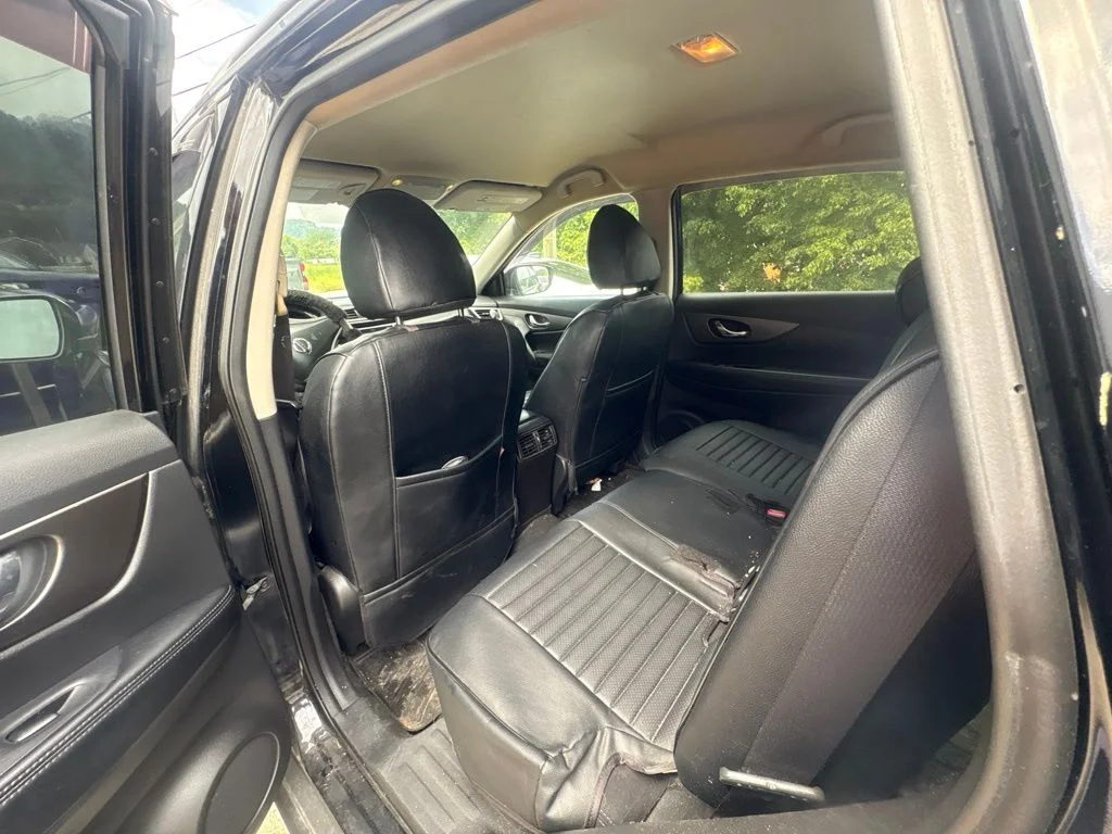 Used 2014 Black Nissan SV image 7