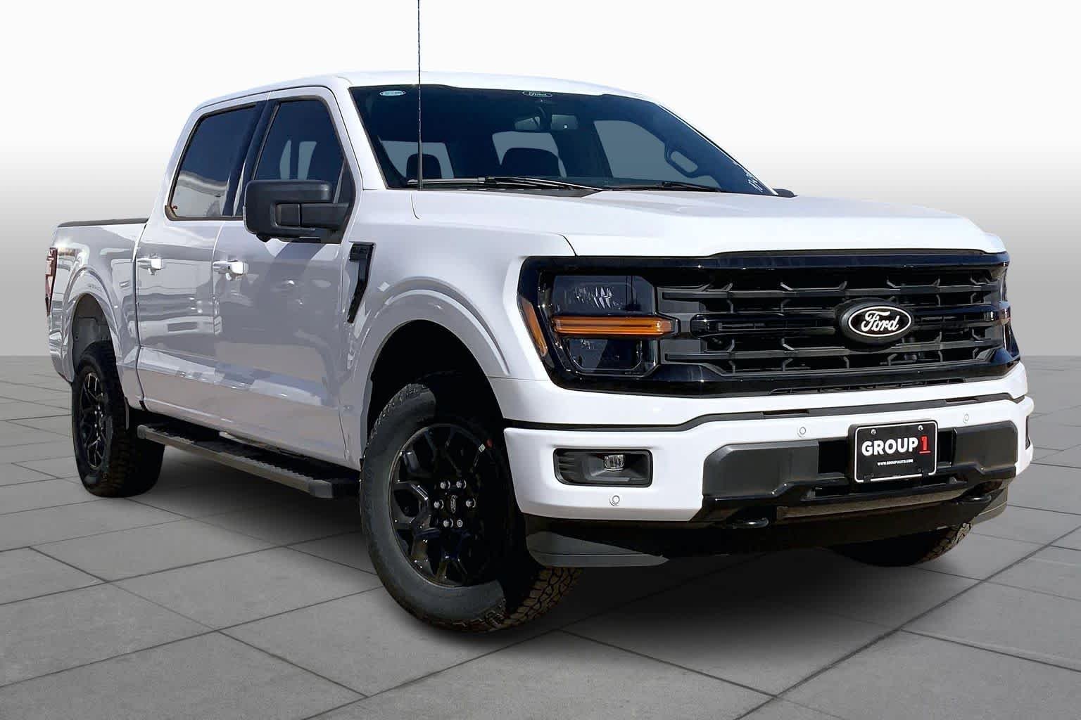 New 2026 Oxford White Ford XLT image 2