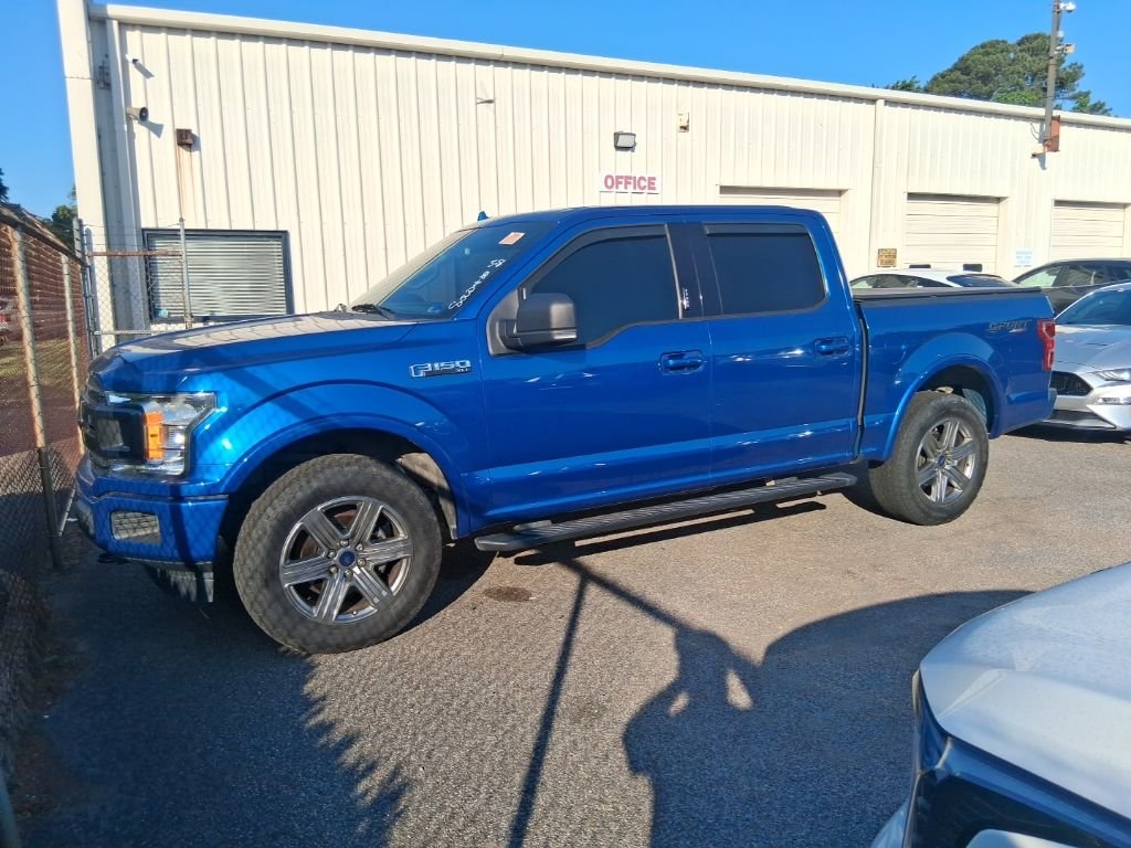 Used 2018 Blue Ford XLT image 1