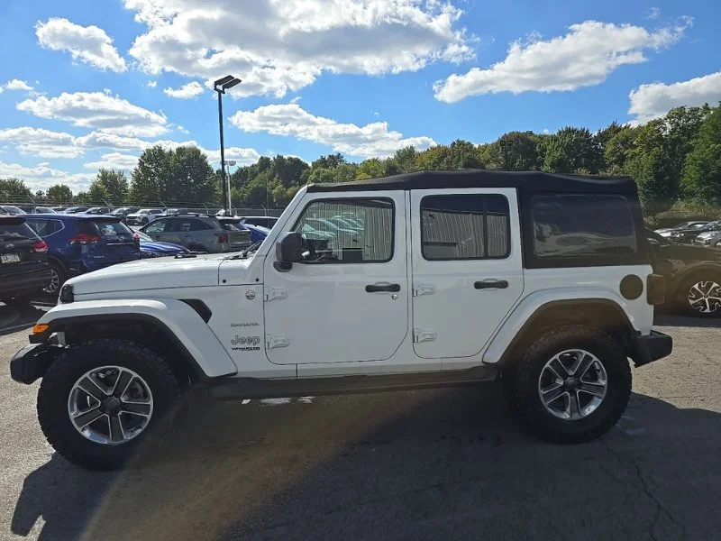 Used 2018 White Jeep Unlimited Sahara image 4