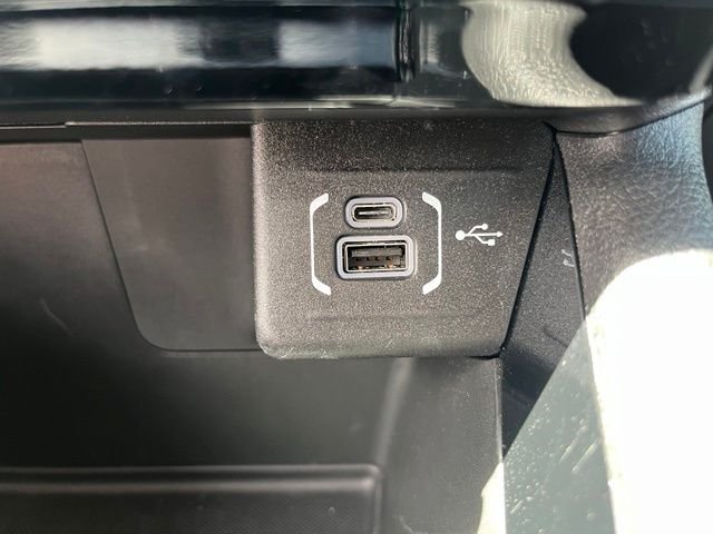 New 2026 Hydro Blue Pearlcoat Jeep Latitude image 33