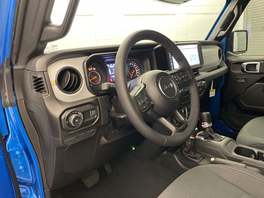 New 2026 Hydro Blue Pearl-Coat Exterior Paint Jeep Sport S image 12