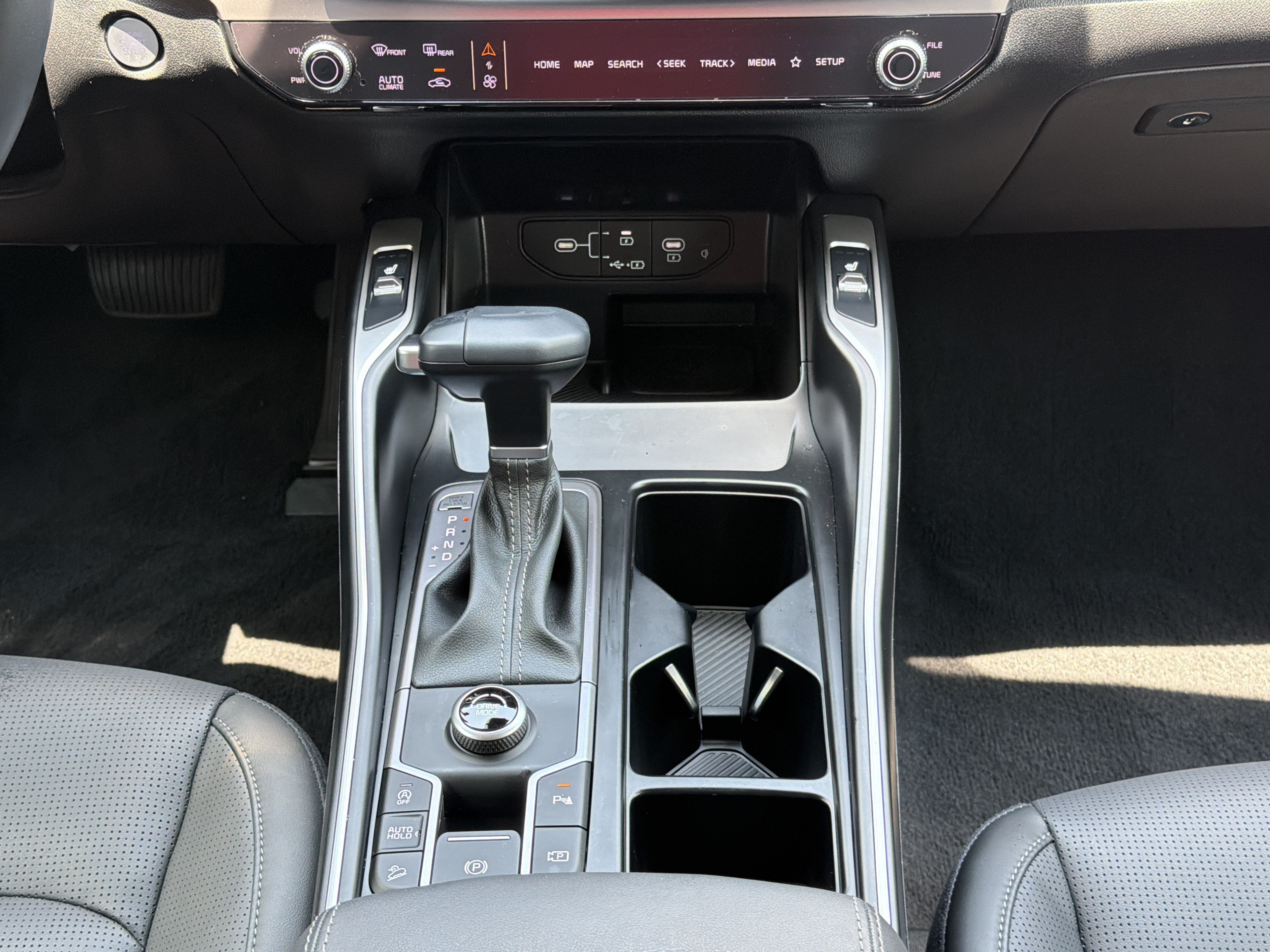 Used 2025 Ebony Black Kia S image 5